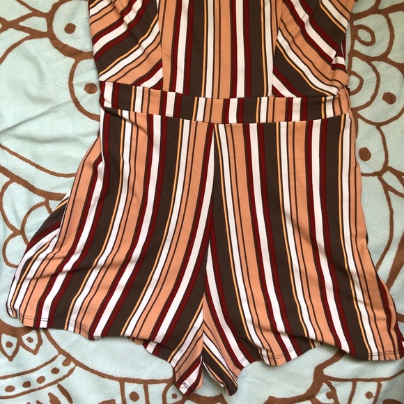 ✨NWOT! Striped Romper | Size Medium - Picture 6 of 7